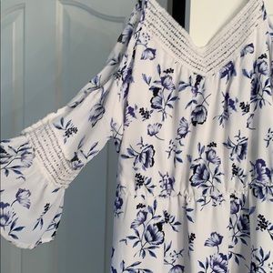 Beautiful floral dress with crochet sleeves